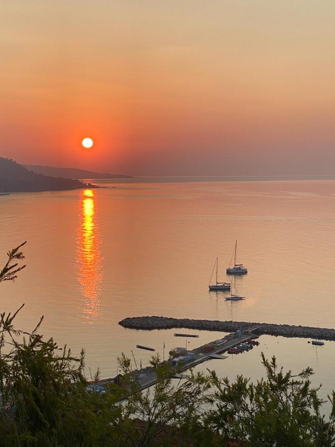 Villa L'Ensoleillee Vue Panoramique Mer, 250 M De La Plage Et Du Centre Ville Menton Eksteriør bilde